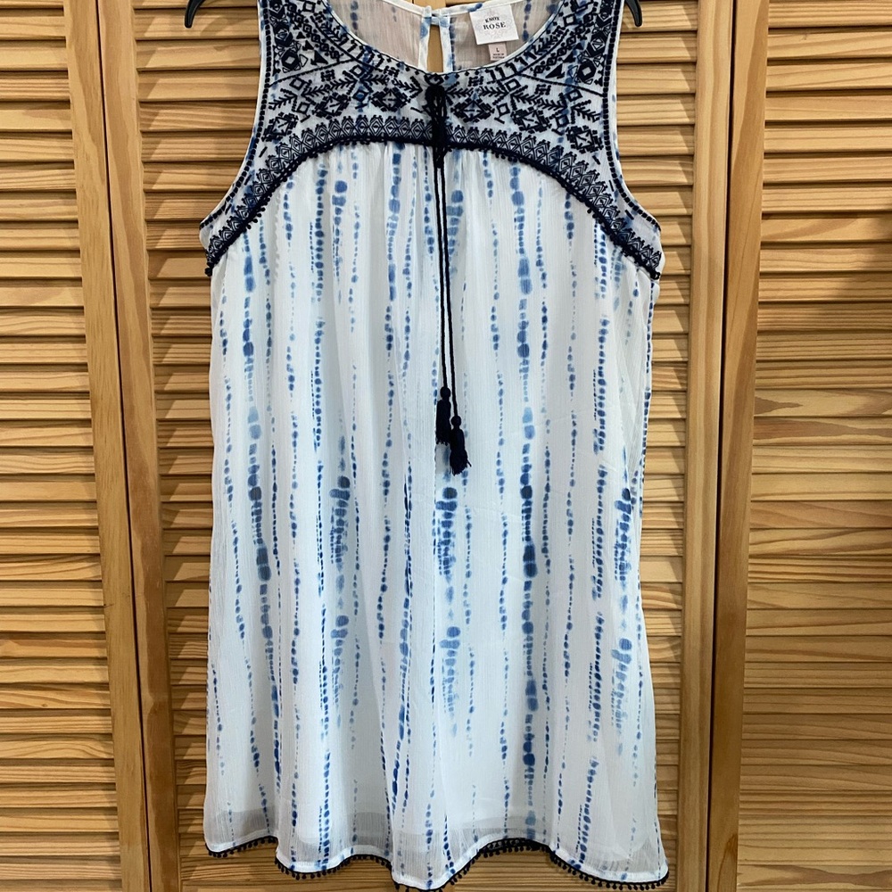 Knox Rose Blue and White Patterned Top